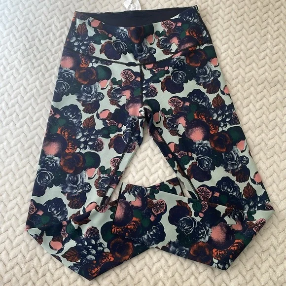 Oiselle Bird Hug Tights, size 6 - Picture 8 of 9